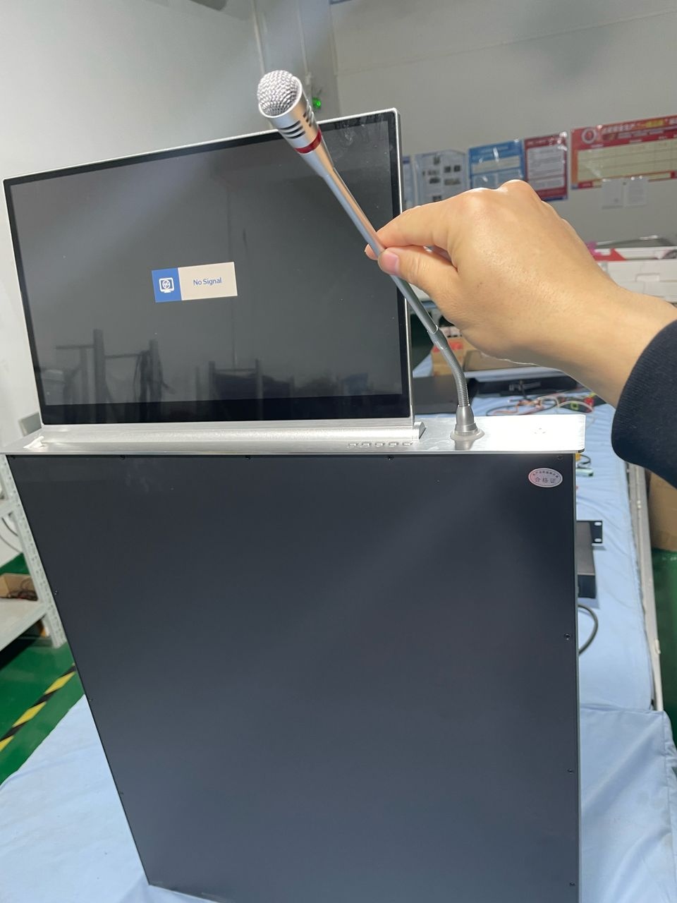 15.6/17.3/18.5/21.5/23.8 Monitorlift voor vergaderruimte