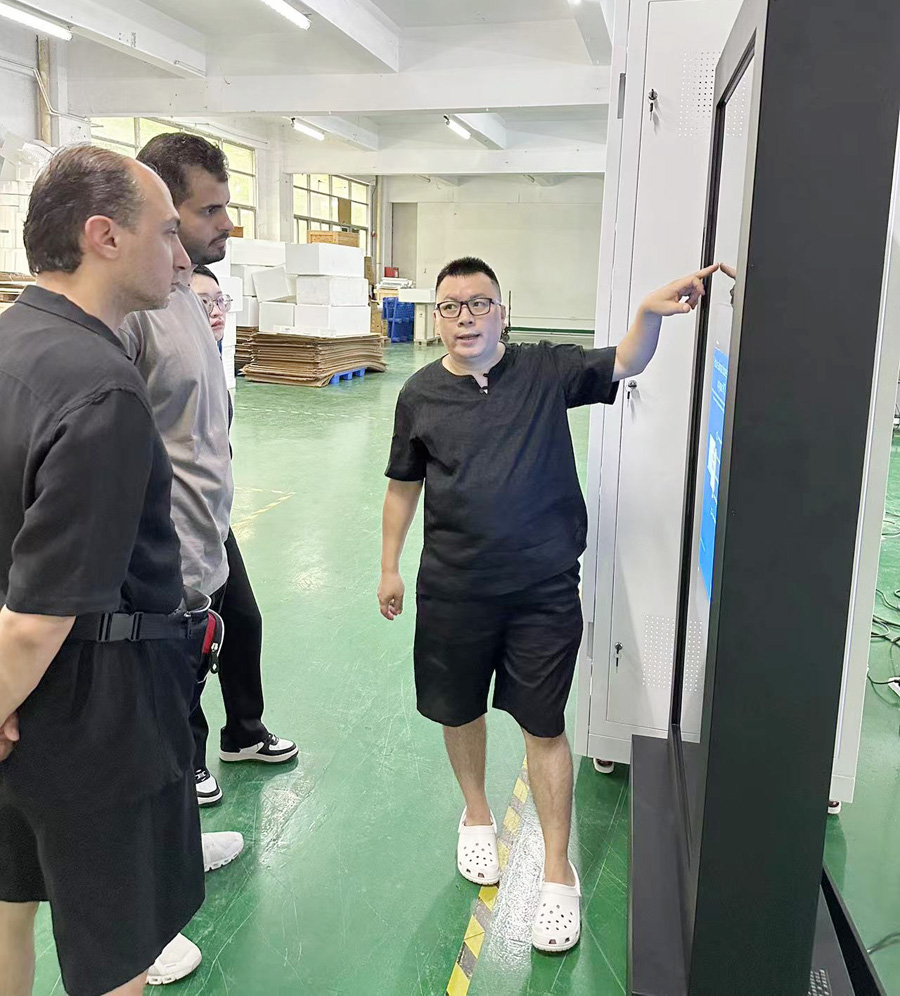 Op 26 juni kwamen de oude Saoedische klanten die elkaar in 2016 ontmoetten naar China om te kopen