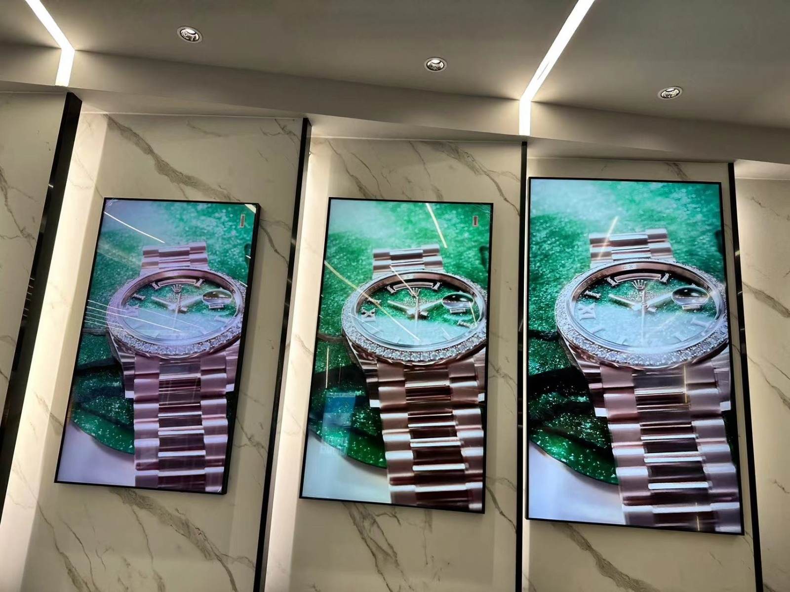 4K smalle bezel binnenwand gemonteerd digitale bewegwijzering 1000 nits